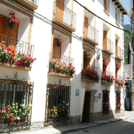 Hostal Pirineos Meliz Bielsa Bagian luar foto
